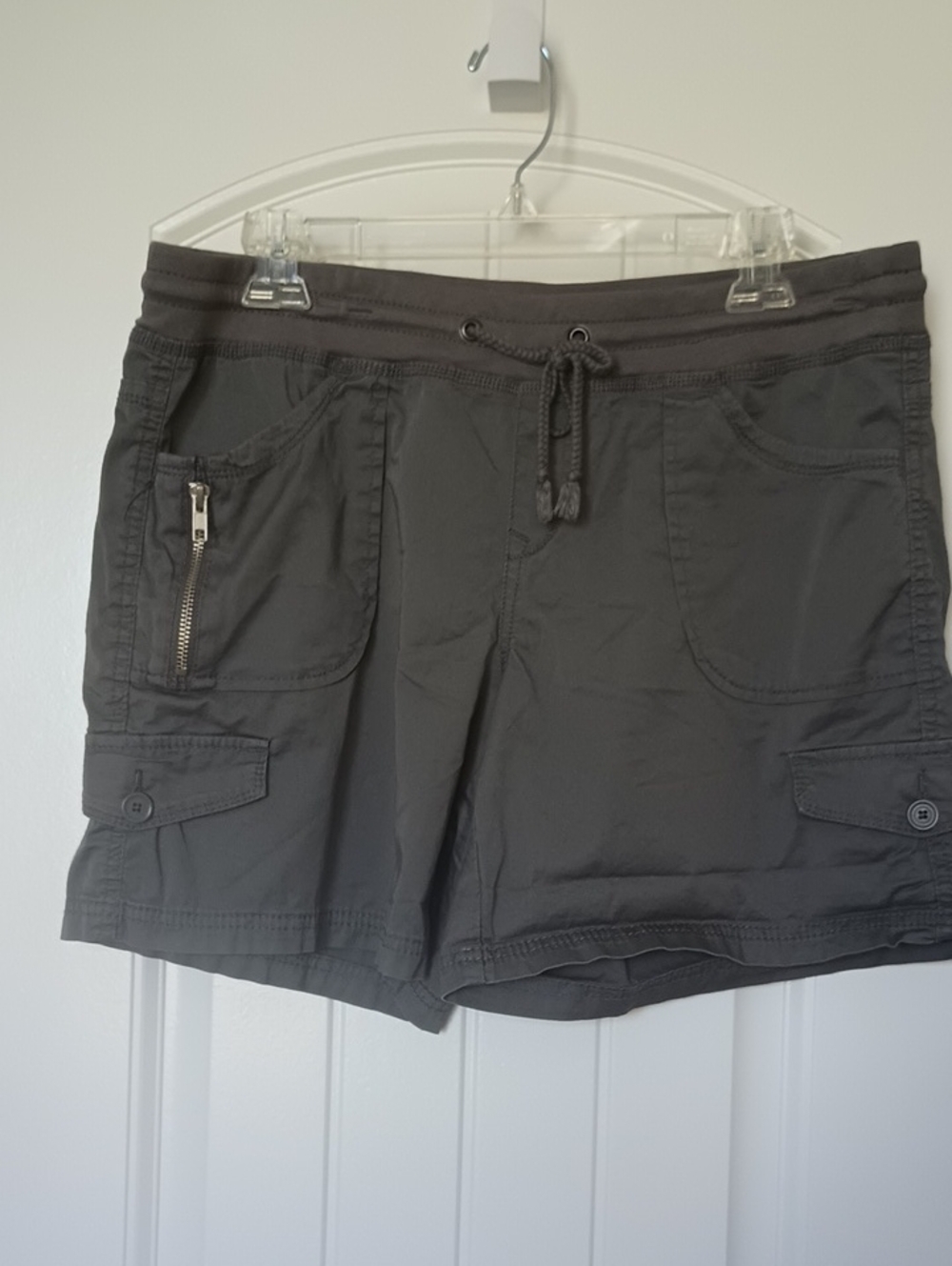 UNIONBAY Women's Green Drawstring Cargo Shorts Size XL Zipper Pockets